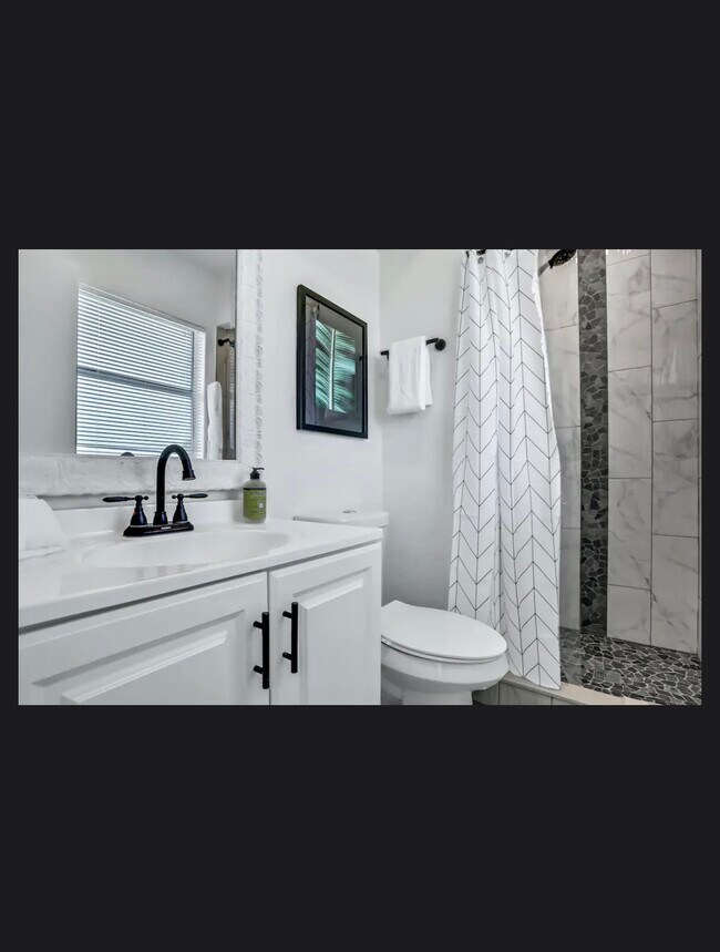 Building Photo - 2142 Mary Sue St