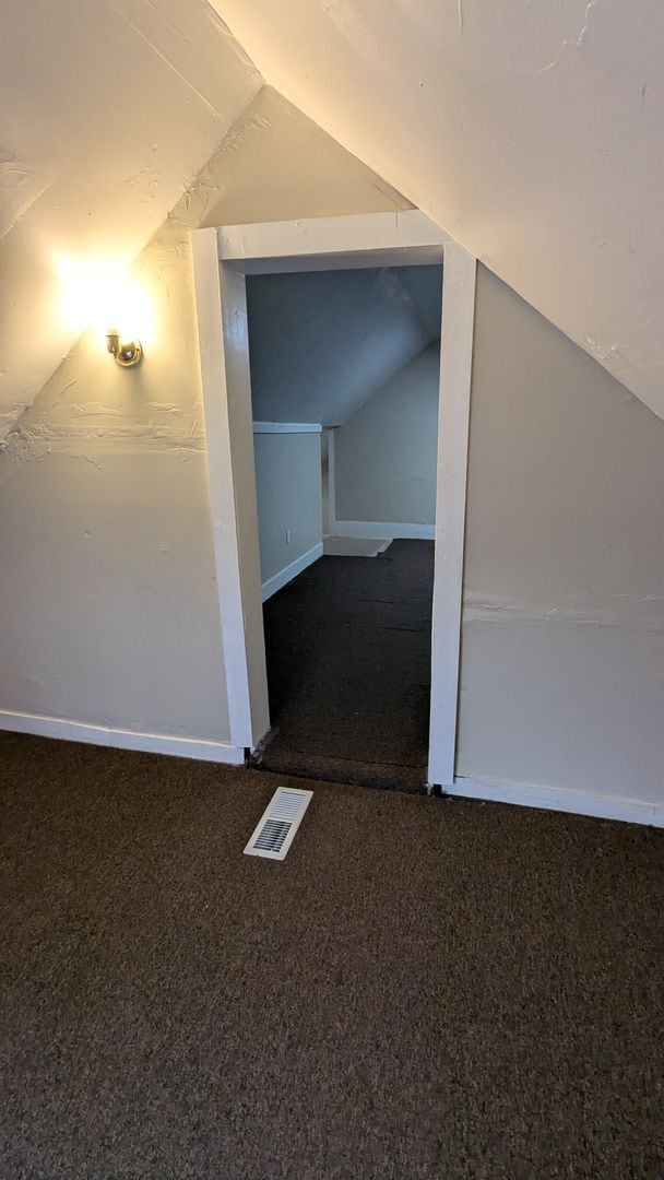 Building Photo - Newly renovated Akron apartment offering spacious rooms and a finished attic for flexible living ...