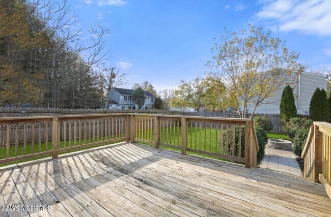 Building Photo - 112 Manhattan St