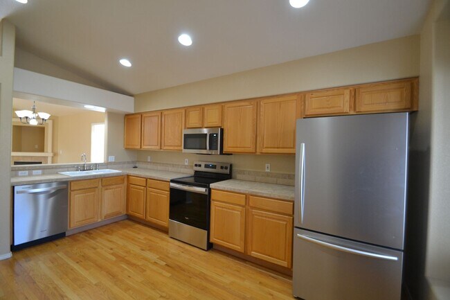 Building Photo - 3885 Cherry Plum Dr