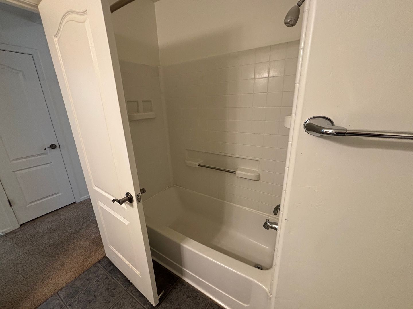 Building Photo - 10500 E Carolina Willow Ln