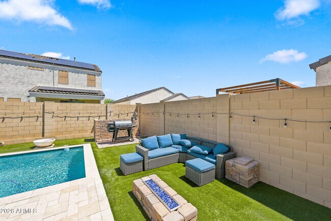 Building Photo - 12644 W Nogales Dr