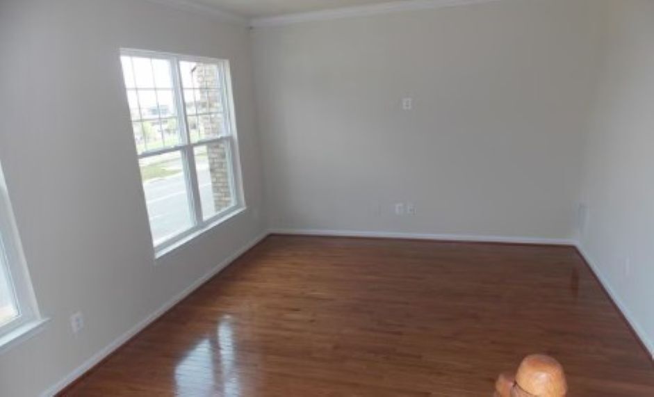 Building Photo - 44041 Eastgate View Dr