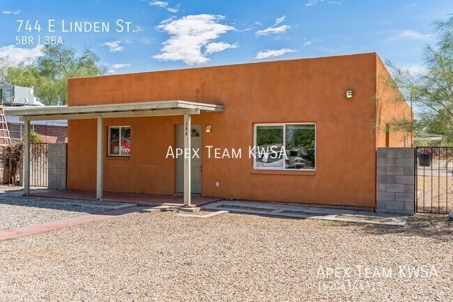 Building Photo - 744 E Linden St