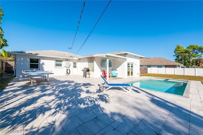 Building Photo - 714 105th Ave N