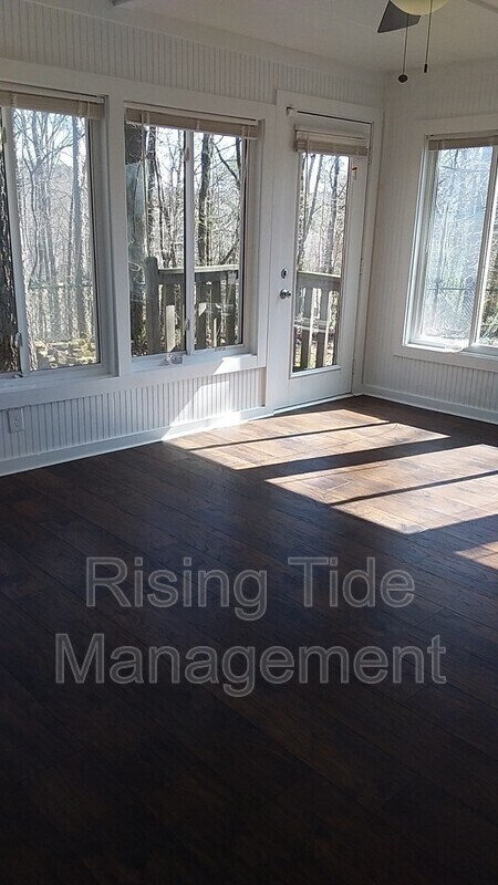 Building Photo - 3211 Churchview Way