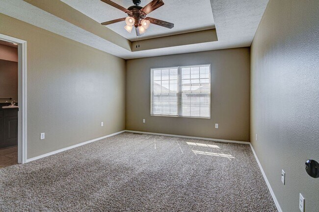 Building Photo - Beautiful all brick 3 bed 2 bath house in ...