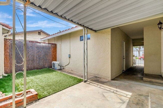 Building Photo - Great Updated Sunnyvale Home Near Tech Com...