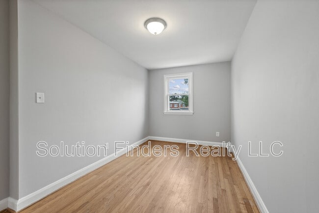 Building Photo - 2110 Coralthorn Rd