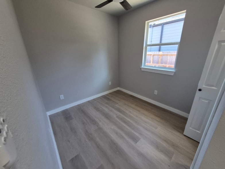 Building Photo - 3268 Holman St