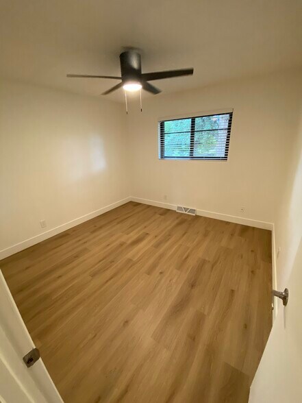 back bedroom - 1108 Constitution Ave