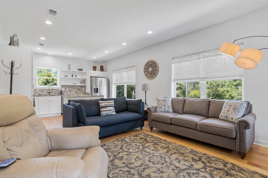 Building Photo - 111 Eleanor Ave