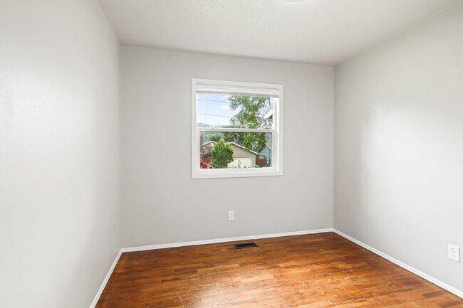 Building Photo - 9725 N Edison St