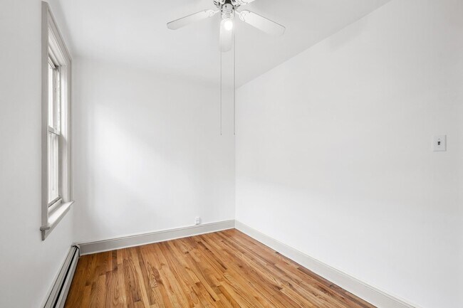 Building Photo - 1012 74th St
