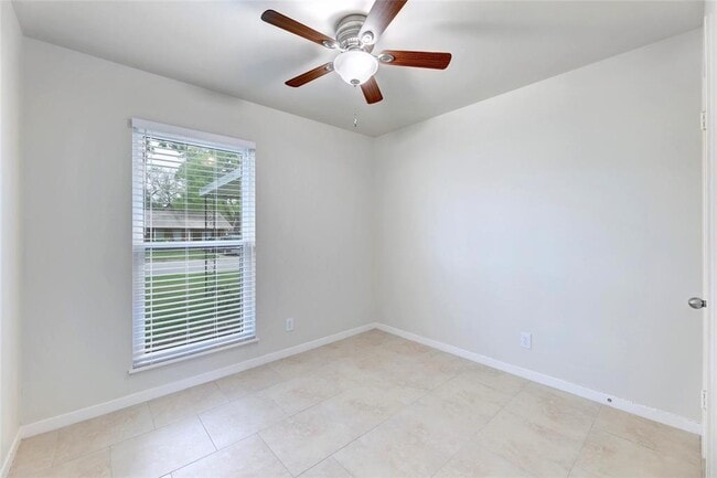 Building Photo - 2713 Friar Tuck Ln