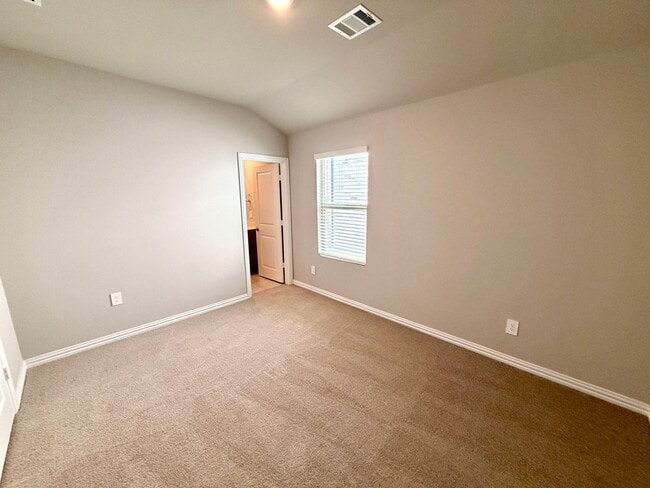 Building Photo - 600 Tidal Dr