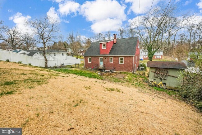 Building Photo - 6714 Amherst Rd