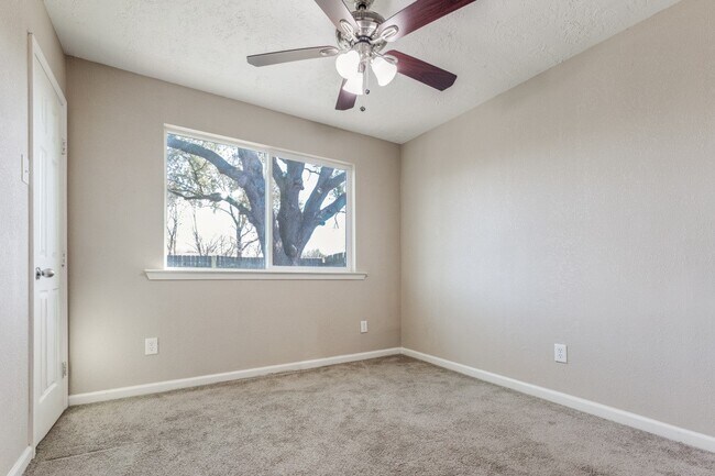 Building Photo - 7614 Lemma Dr