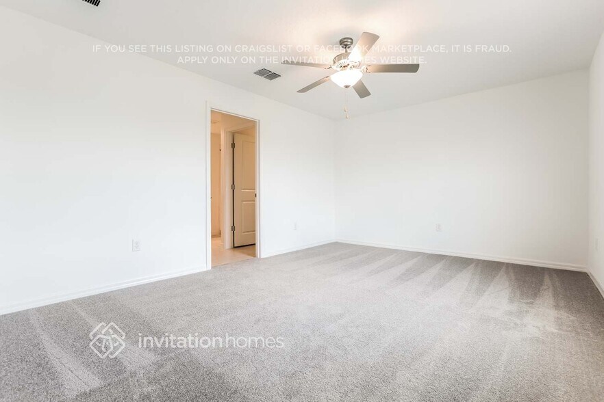 Building Photo - 8652 40th Cir E