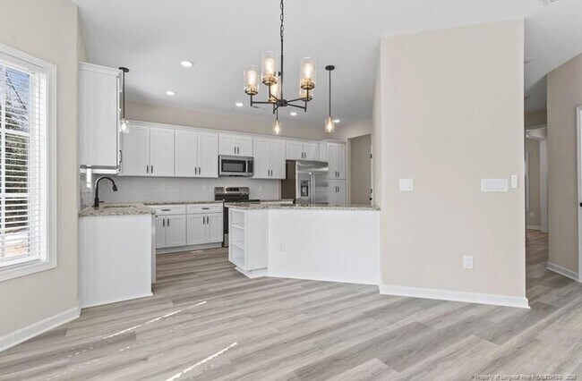 Building Photo - 7001 Summerlin Dr