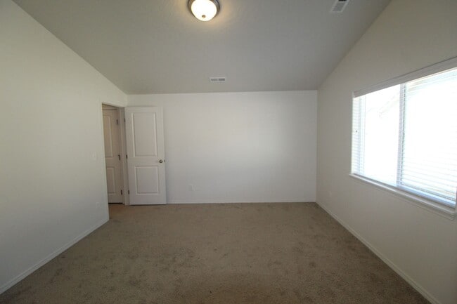 Building Photo - 14505 E Sanson Ave