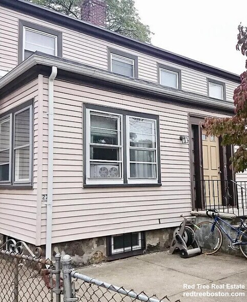 Building Photo - 27 S Crescent Circuit