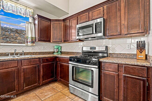 Building Photo - 4769 Joseph Rodriguez Dr
