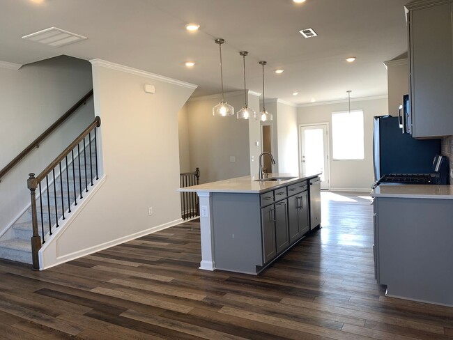 Building Photo - New Townhome In Amazing Apex Location, 3 B...