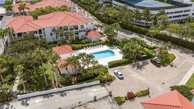 Building Photo - 3245 NE 184th St