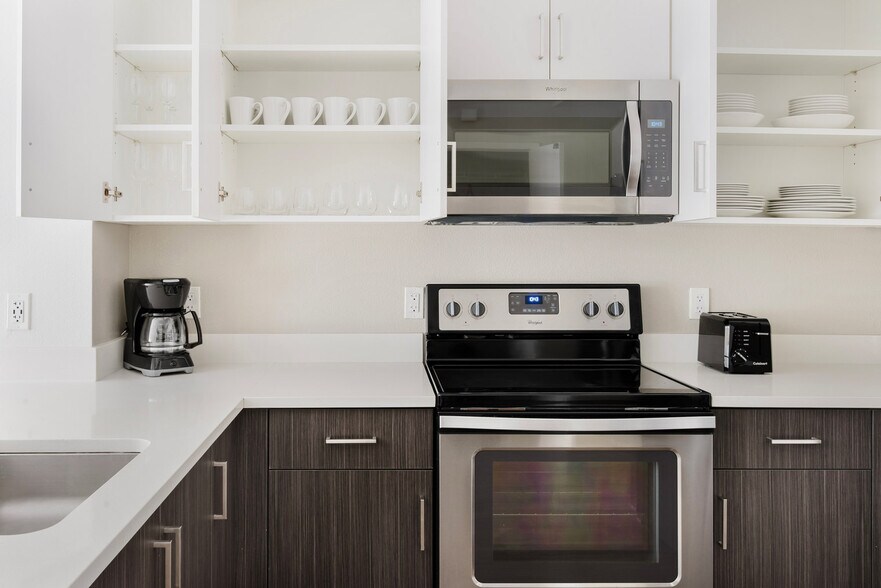 Building Photo - 3889 Artist Walk Common