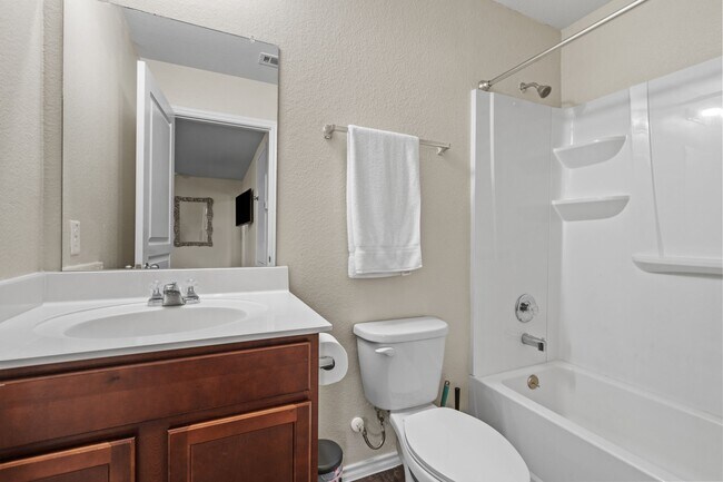 Building Photo - 14714 Sierra Garden Dr