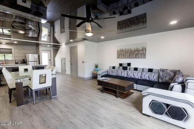 Building Photo - 131 Kimberly Dr