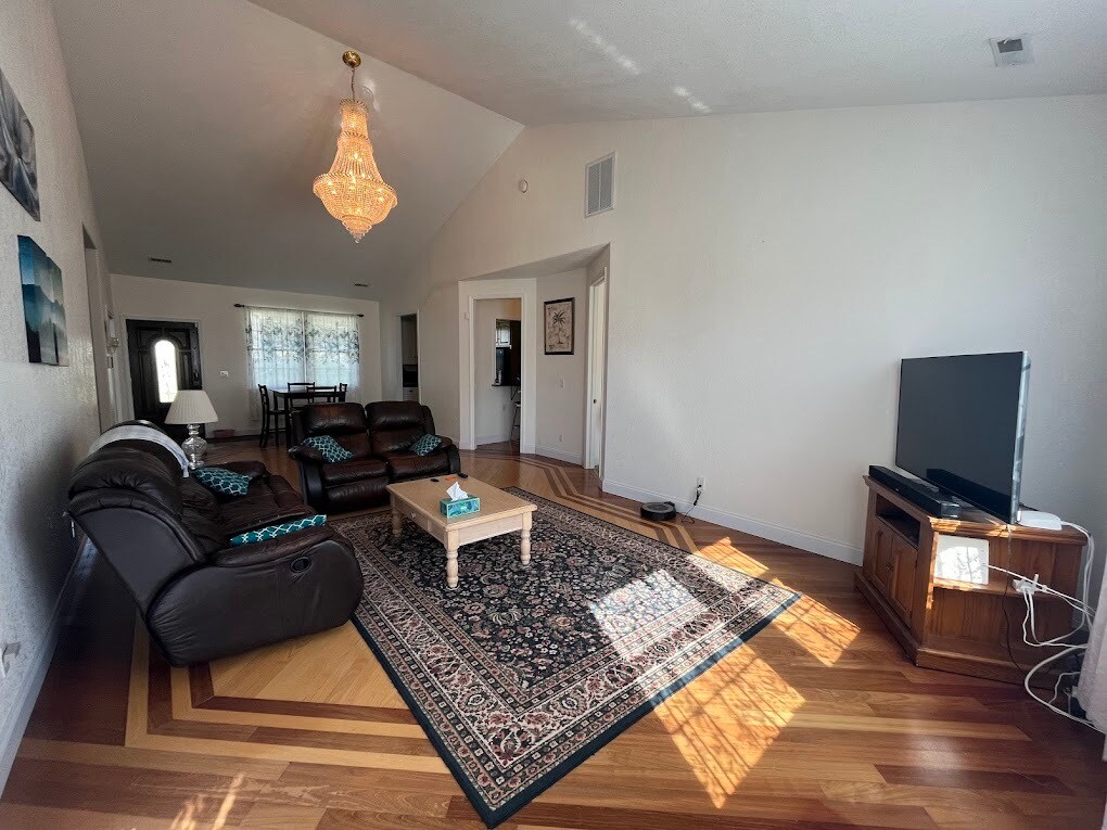 Building Photo - 1655 Briarcrest Dr