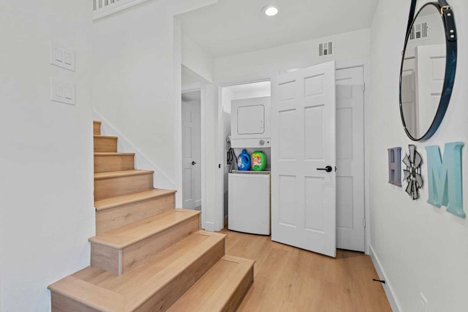 Building Photo - 4637 N 8th Pl