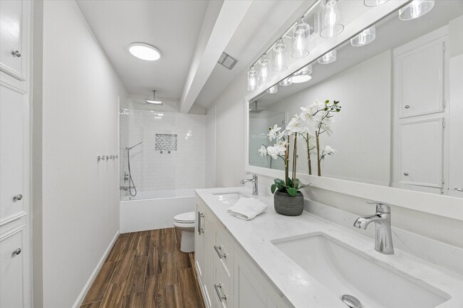 Building Photo - 12625 Memorial Dr