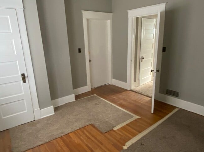 Building Photo - 1727 S 13th St