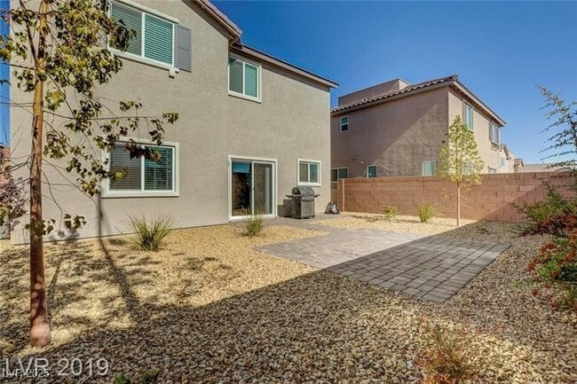 Building Photo - 8041 Ancient Oaks Ave