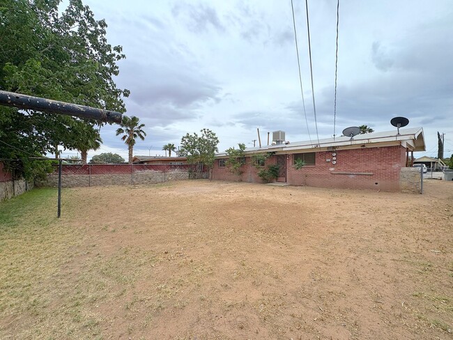 Building Photo - Northeast El Paso 3bed/2Bath