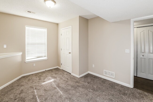 Building Photo - 712 Hibiscus Cir