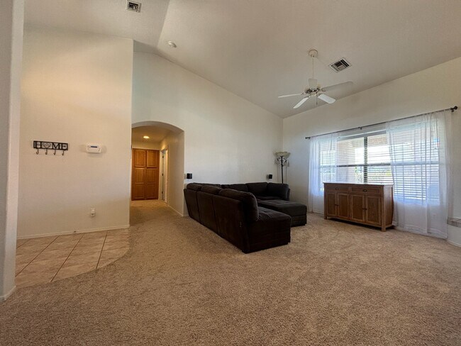 Building Photo - 10364 Fairway Loop