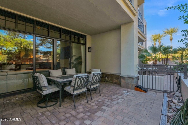 Building Photo - 8 Biltmore Estates Dr