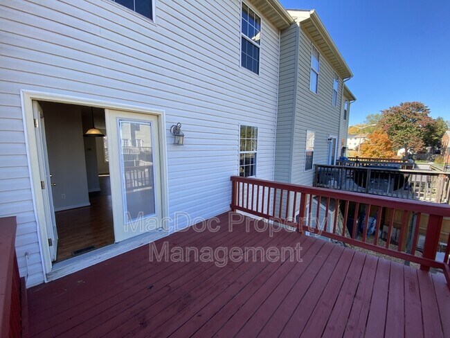 Building Photo - 105 Raquel Ct