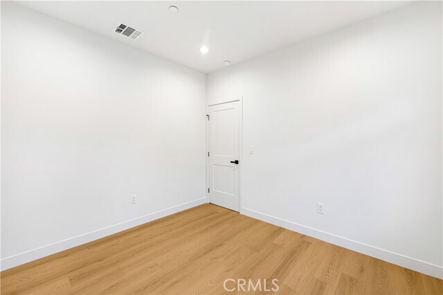 Building Photo - 4042 Somers Ave