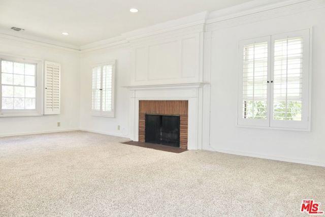 Primary Photo - 210 S Spalding Dr