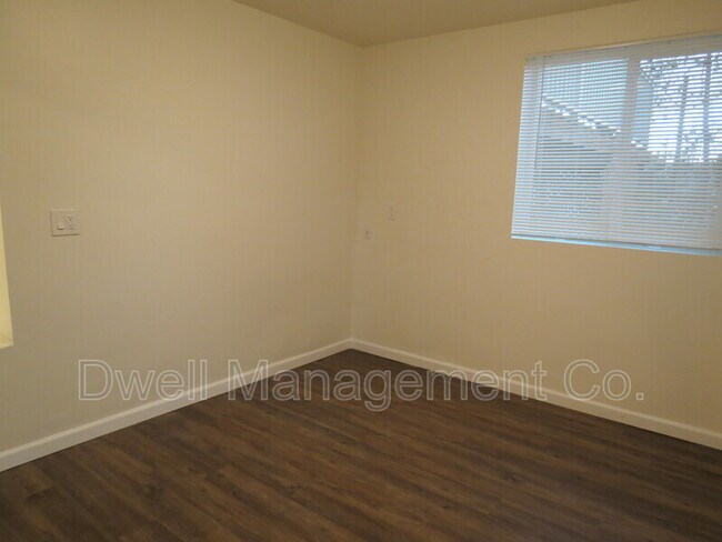 Building Photo - 4545 1/2 Upland St