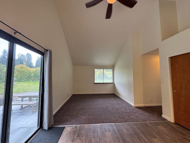 Building Photo - Two bedroom country charmer close to Occidental $2800.00