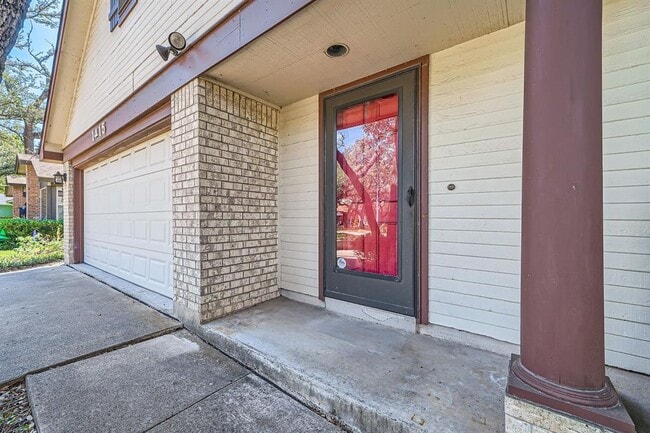 Building Photo - 1415 Lance Way