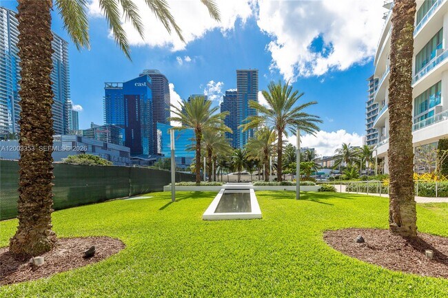 Building Photo - 350 S Miami Ave