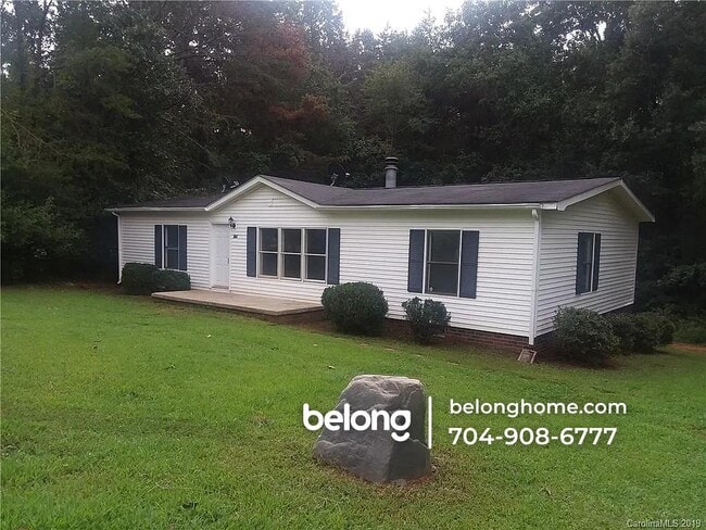 Building Photo - 136 Knotty Pine Ln