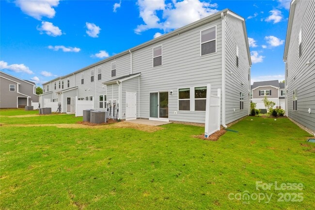 Building Photo - 1726 Braemar Vlg Dr